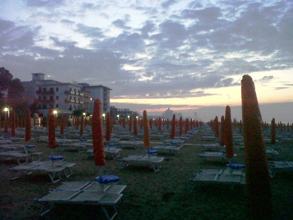 Hotel Astromare Lido di Jesolo Exterior foto