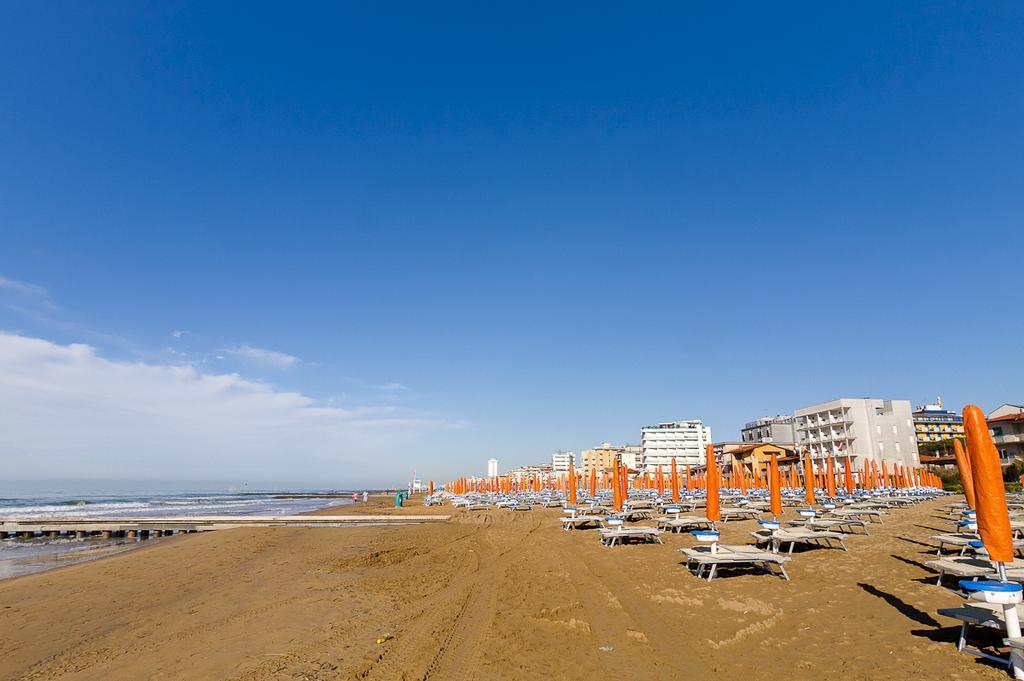 Hotel Astromare Lido di Jesolo Exterior foto